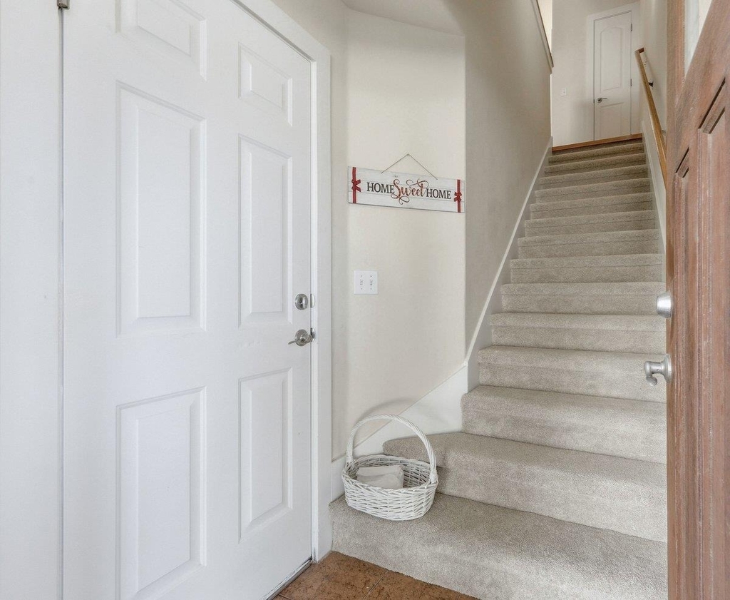 13420 Lyndhurst St - Photo 2