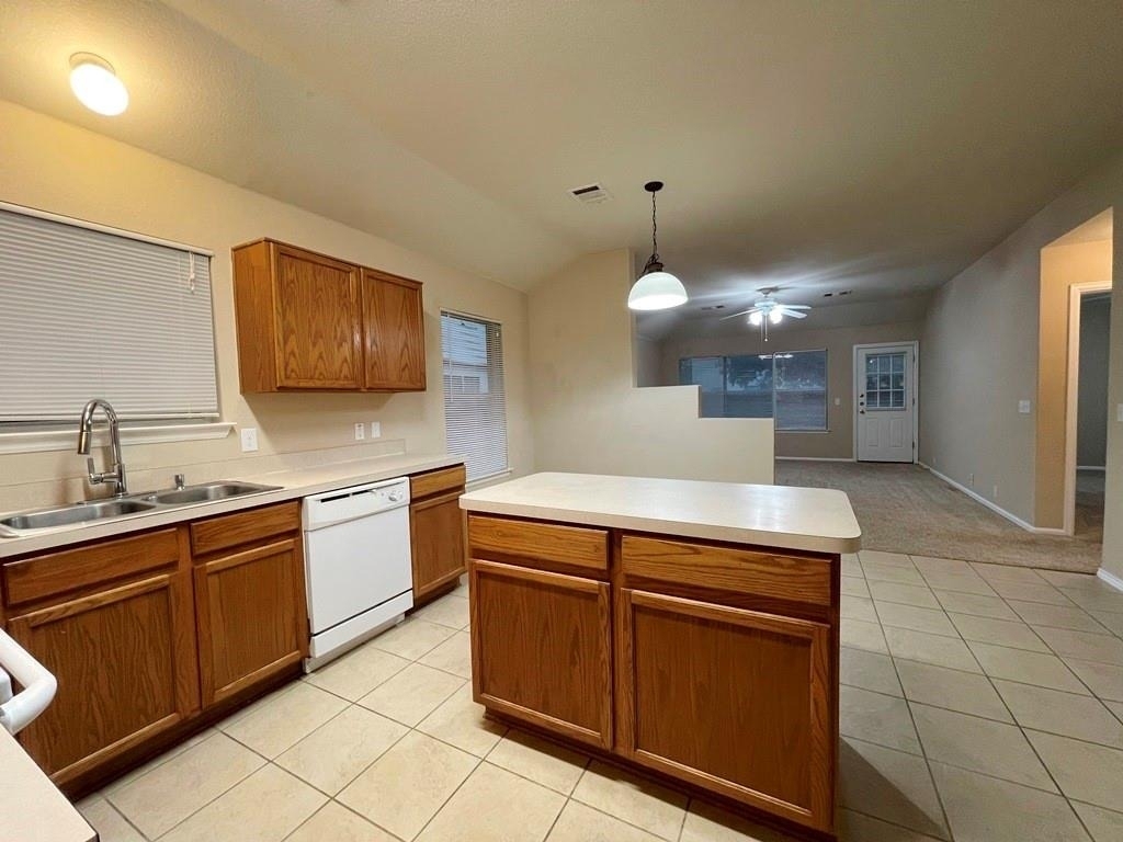 376 Spruce Dr - Photo 5