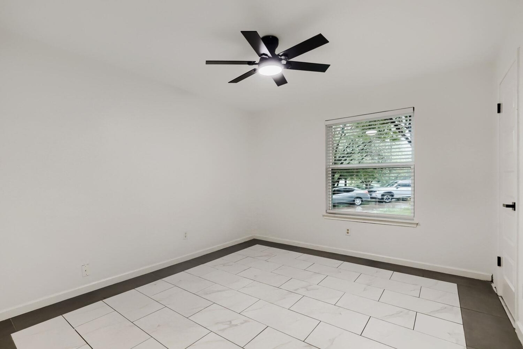 12100 Clickett Cv - Photo 12