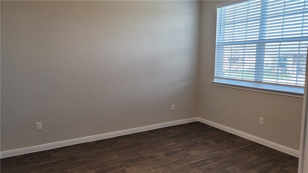 6406 Kildare Dr - Photo 3