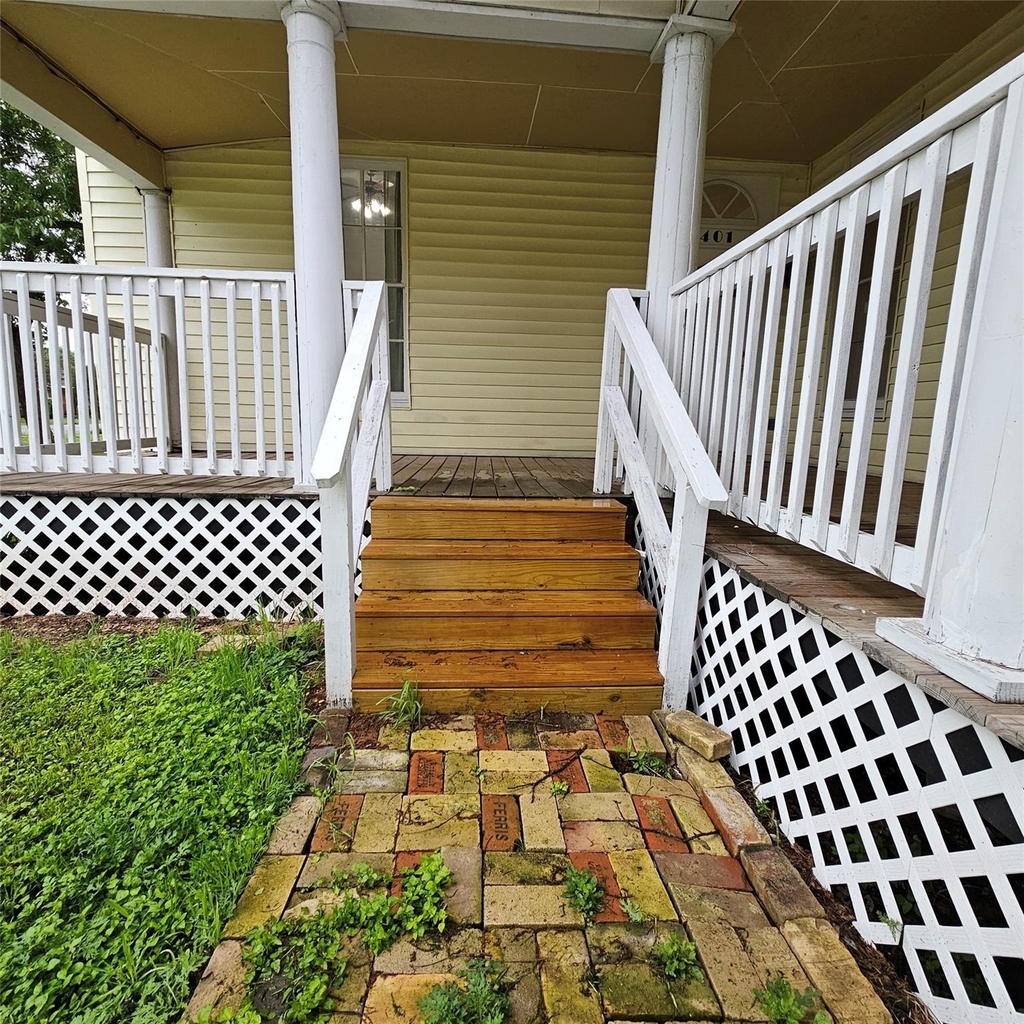 401 Shaw St - Photo 2