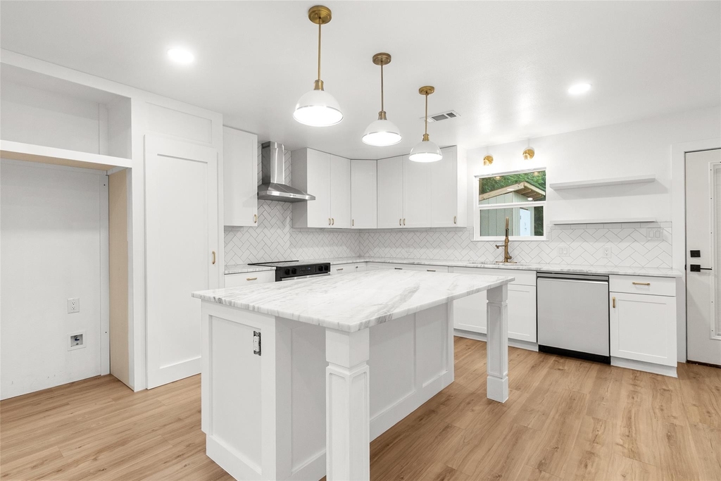 409 Avenue R - Photo 9