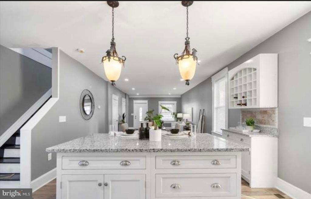 400 S Augusta Avenue - Photo 5