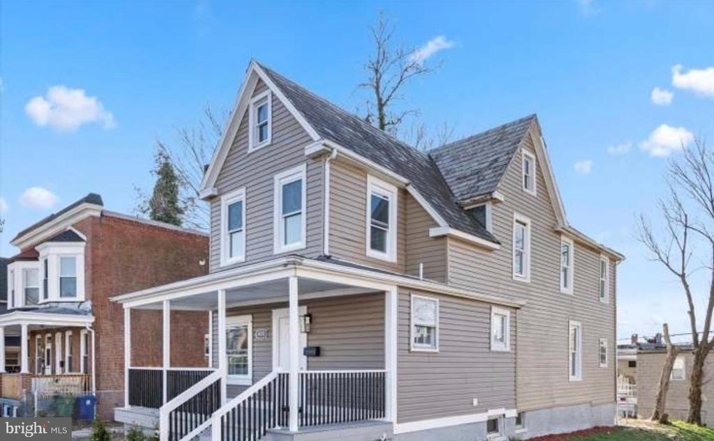 400 S Augusta Avenue - Photo 1