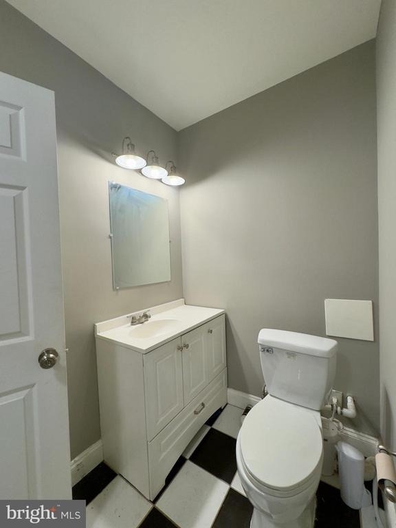 208 E Redwood Street - Photo 3