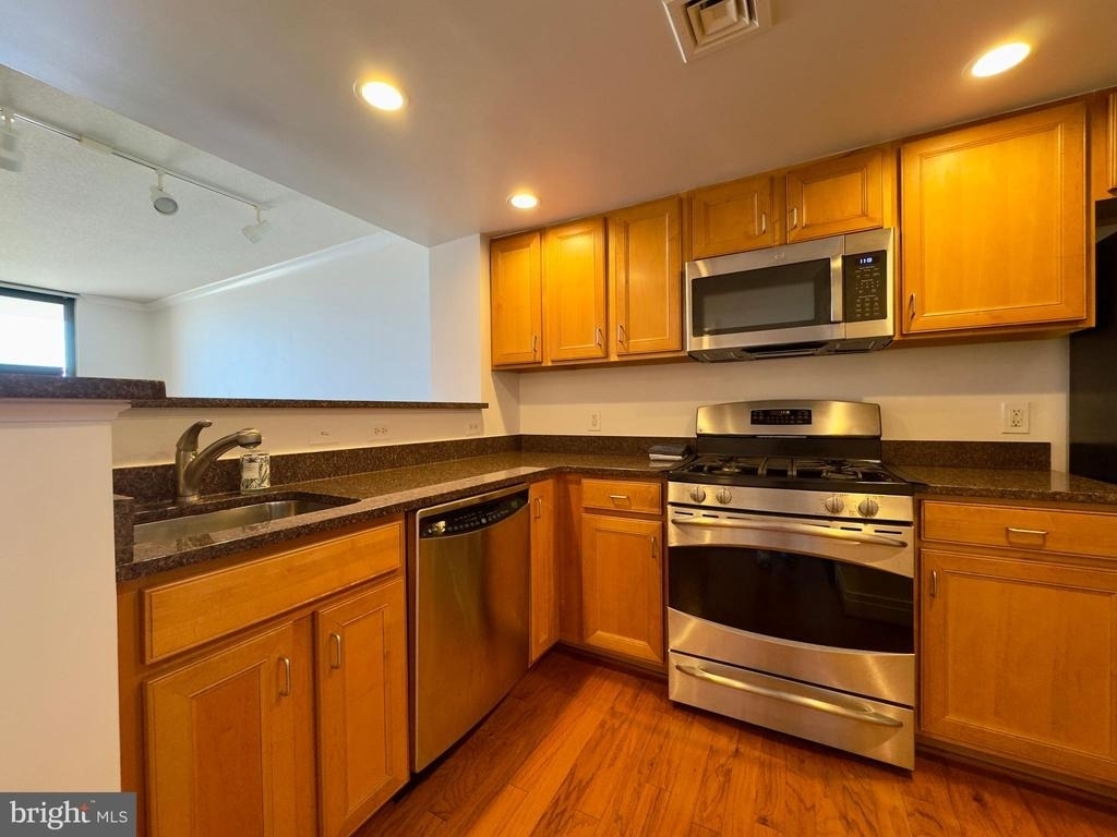 414 Water Street - Photo 3