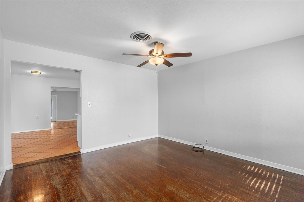 4900 Eastdale Dr - Photo 5