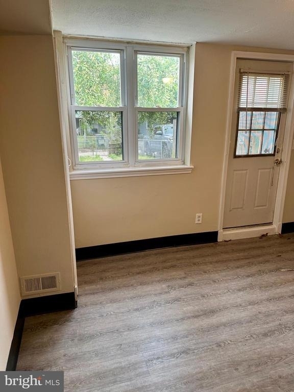 4116 Raymonn Avenue - Photo 2