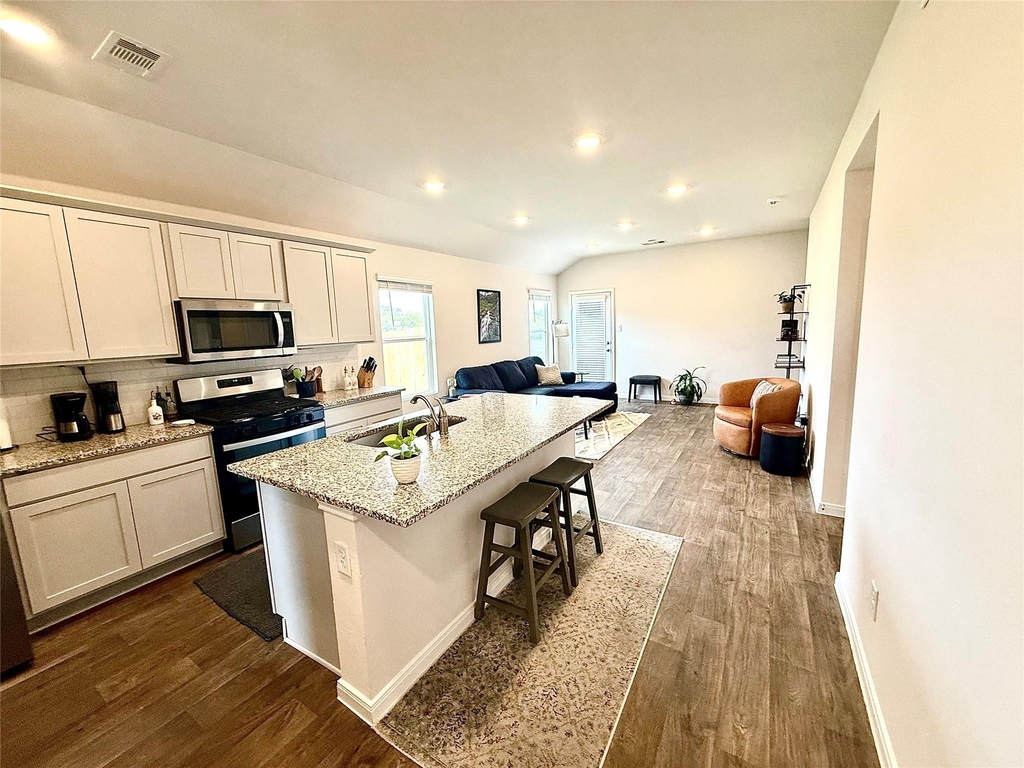 413 Abbey Ln - Photo 3