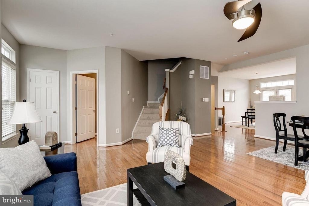 1739 Theale Way - Photo 2