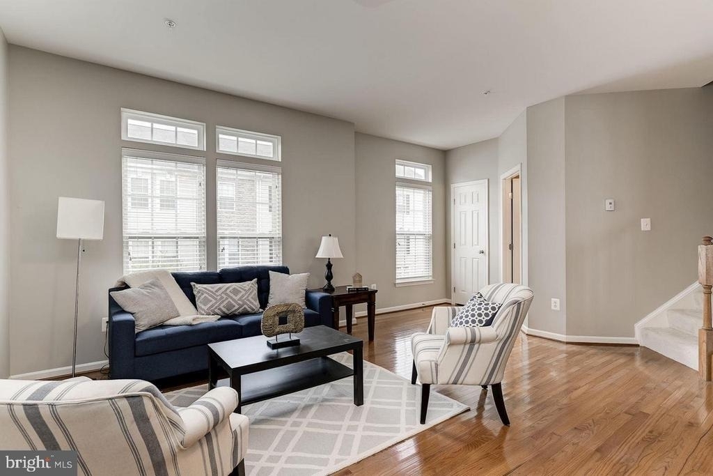 1739 Theale Way - Photo 1