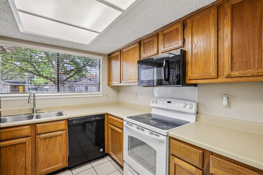 13355 Water Oak Ln - Photo 3