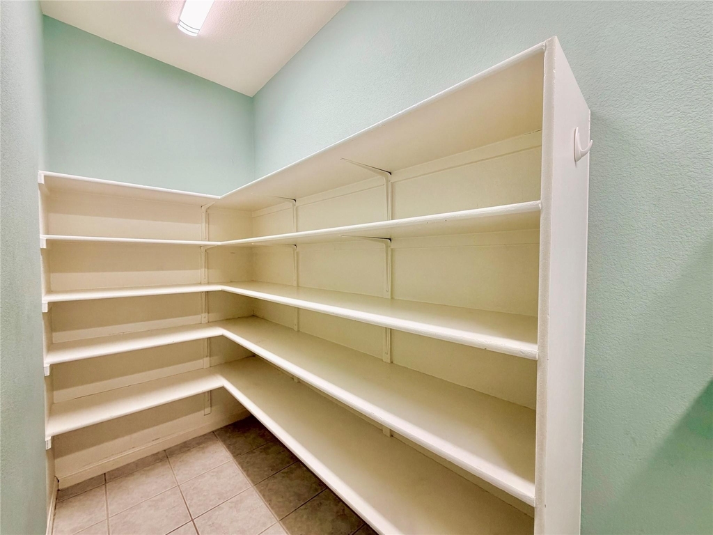 111 N Field St - Photo 4