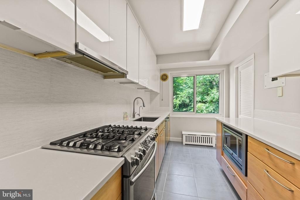 4201 Cathedral Avenue Nw - Photo 9