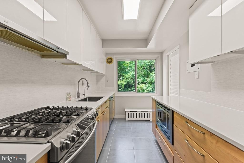 4201 Cathedral Avenue Nw - Photo 10