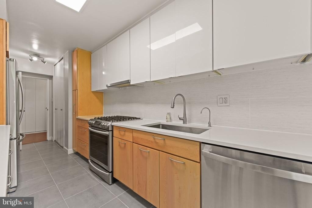 4201 Cathedral Avenue Nw - Photo 8