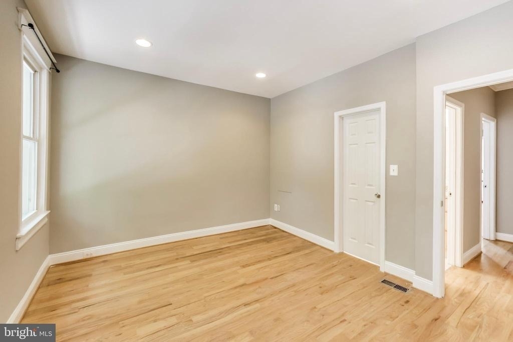 1917 Lincoln Road Ne - Photo 17