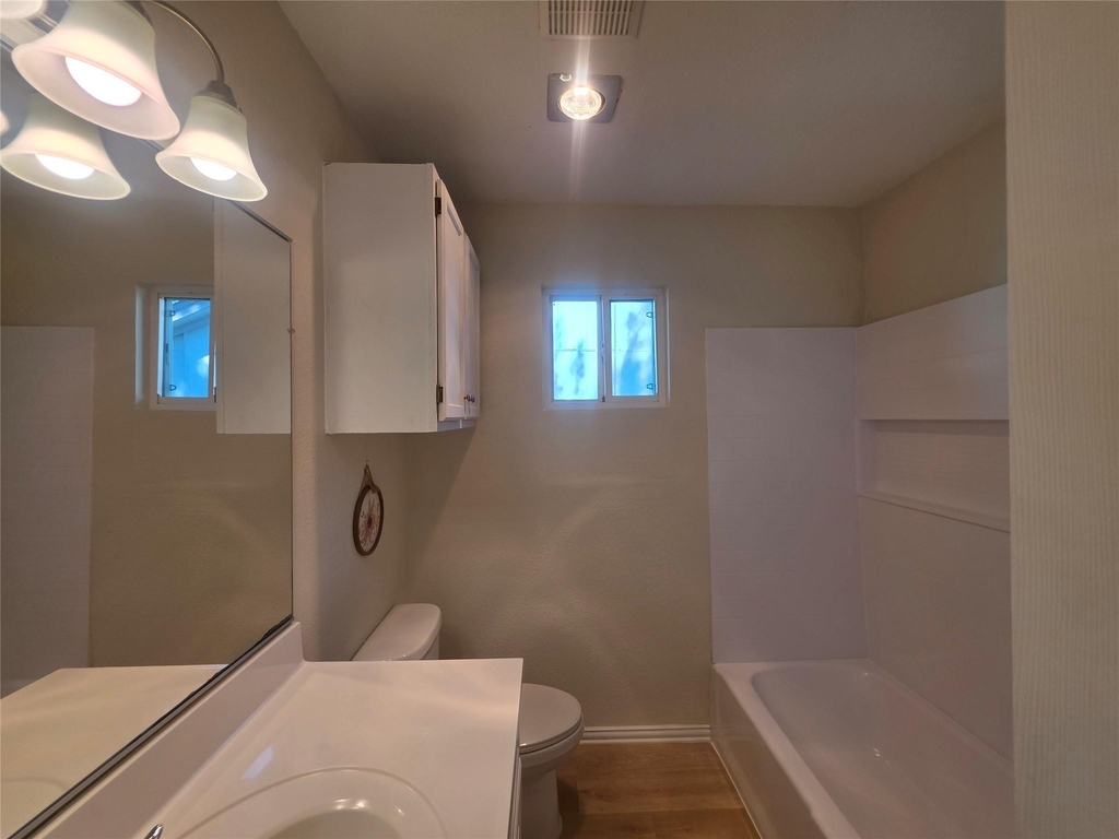 104 E Eggleston St - Photo 13