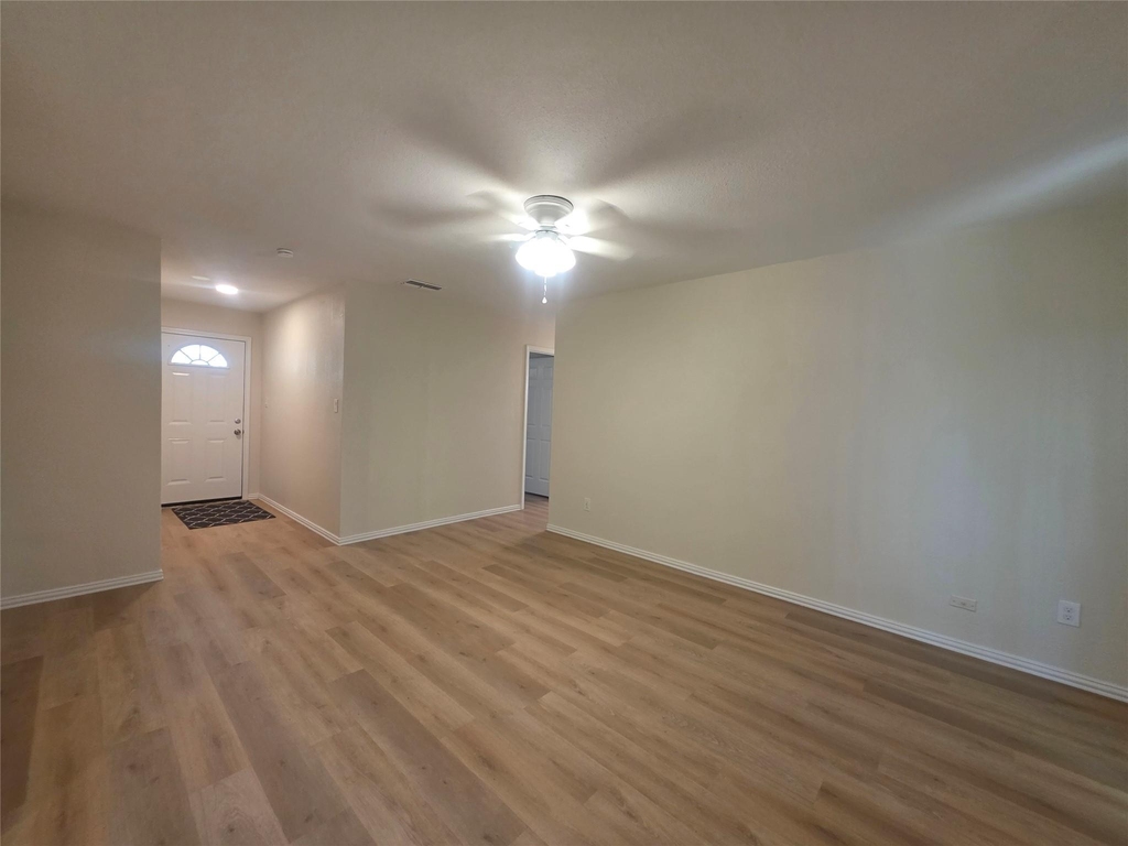 104 E Eggleston St - Photo 5