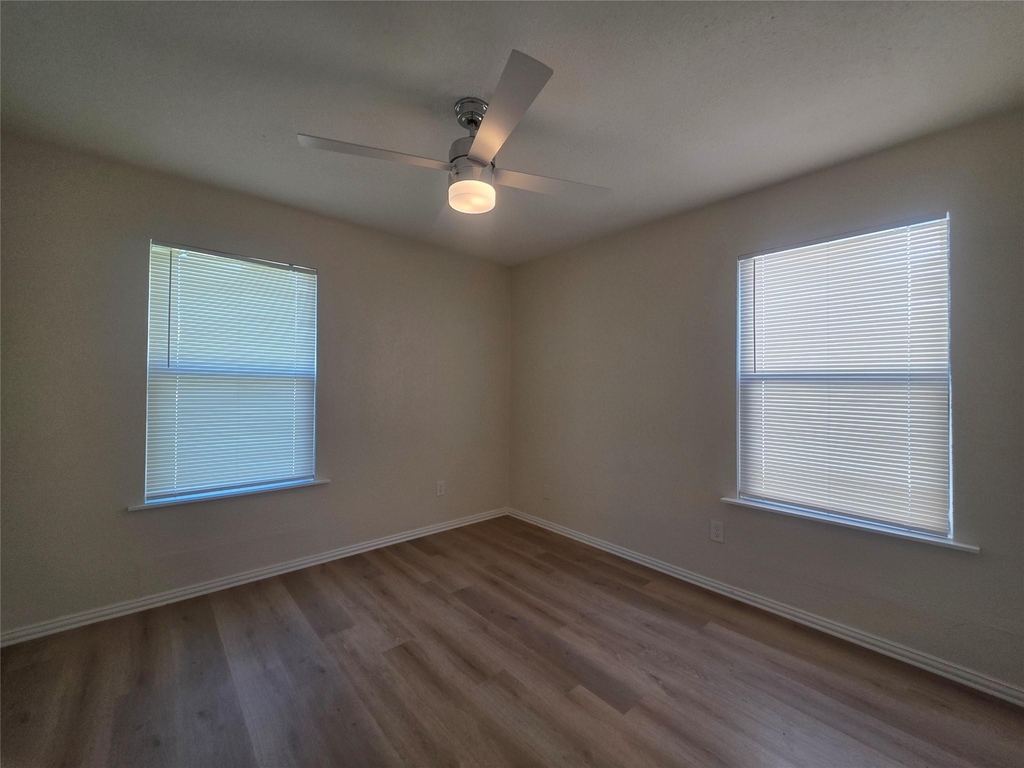 104 E Eggleston St - Photo 11