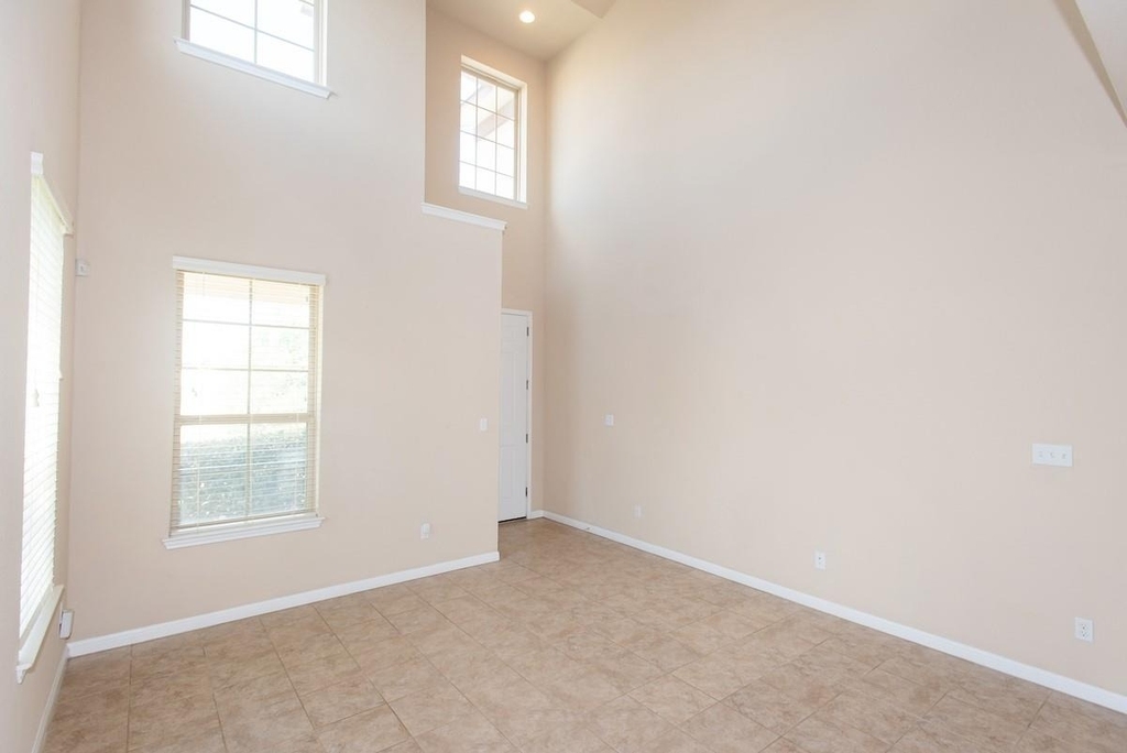 8113 Rosano St - Photo 6