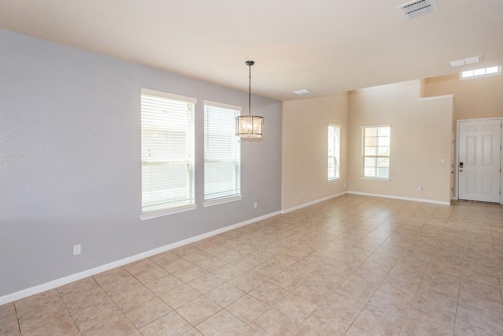 8113 Rosano St - Photo 7