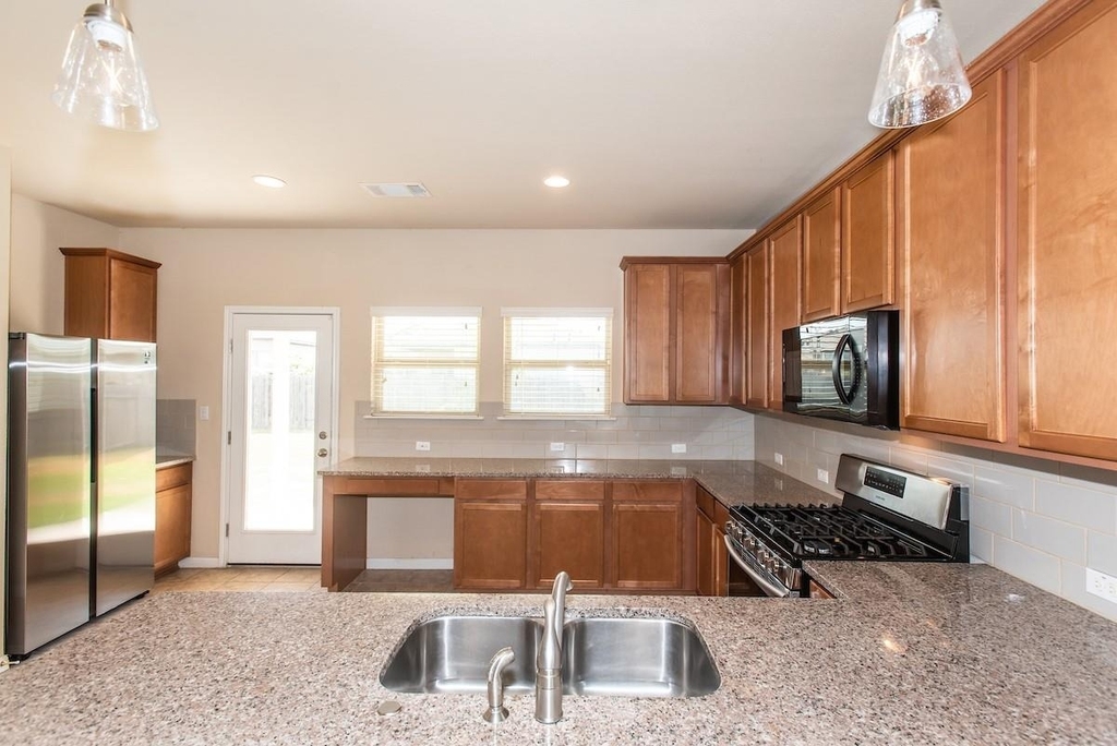8113 Rosano St - Photo 9