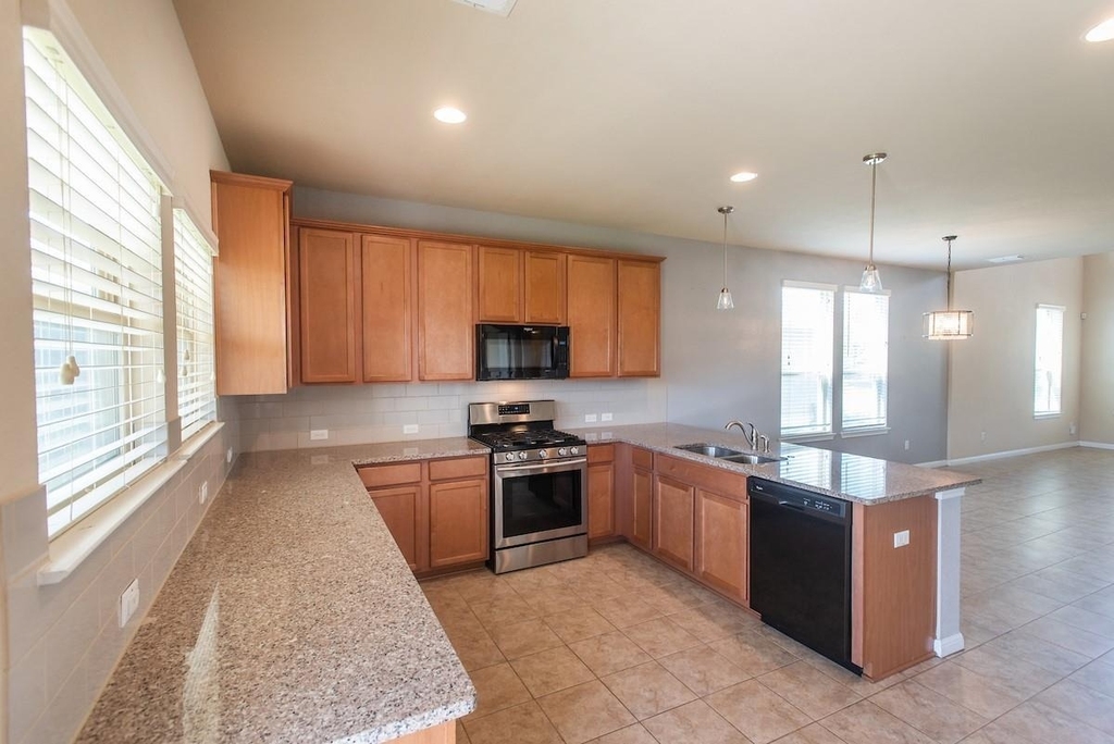 8113 Rosano St - Photo 10