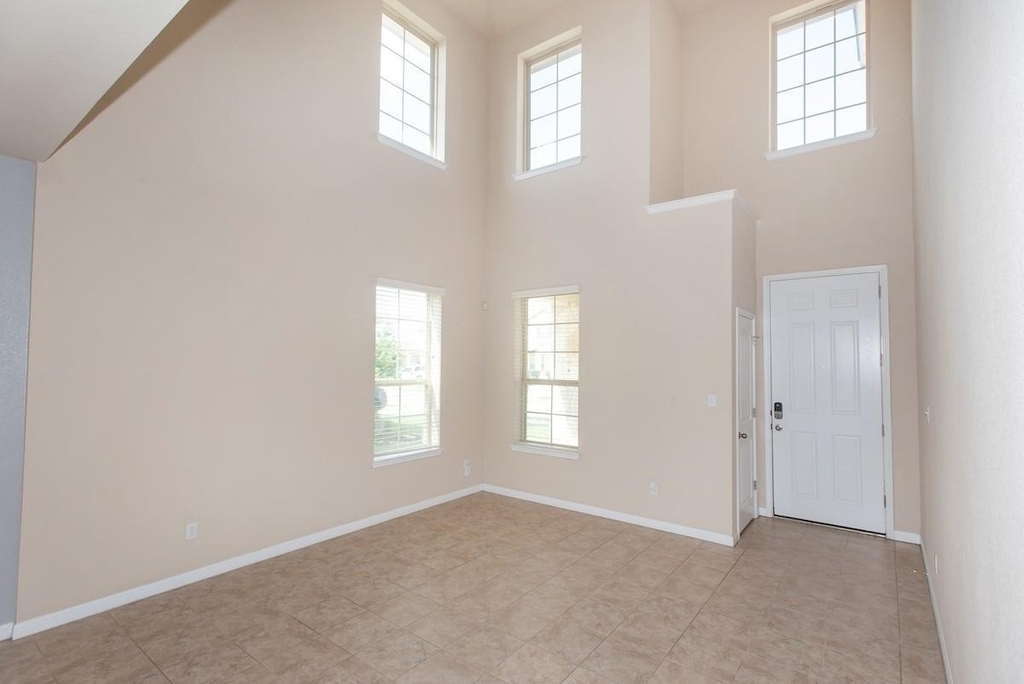 8113 Rosano St - Photo 4
