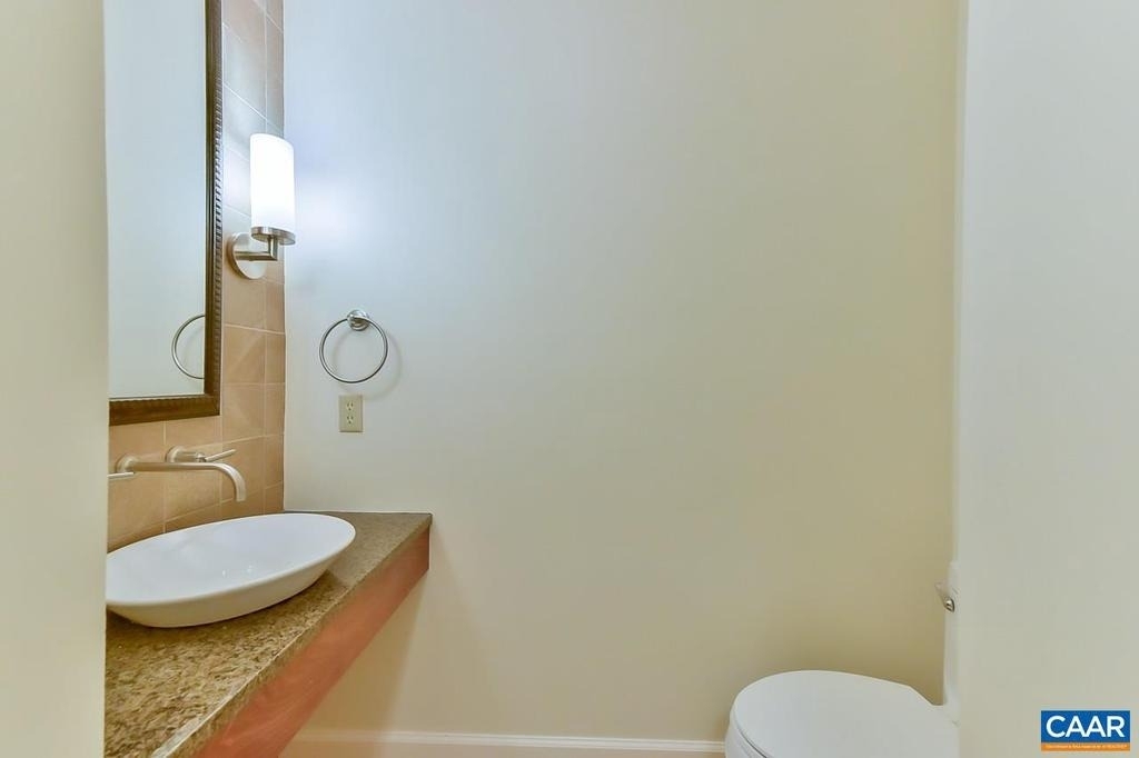 1012 Wildmere Pl - Photo 4