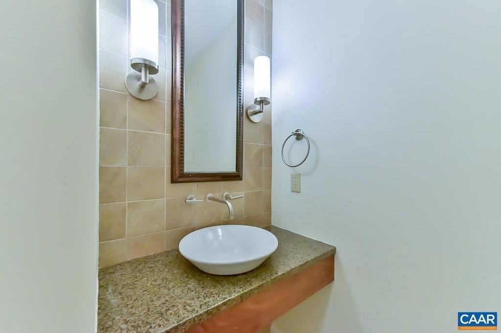 1012 Wildmere Pl - Photo 5