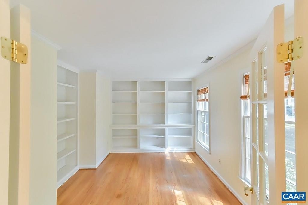 1012 Wildmere Pl - Photo 3