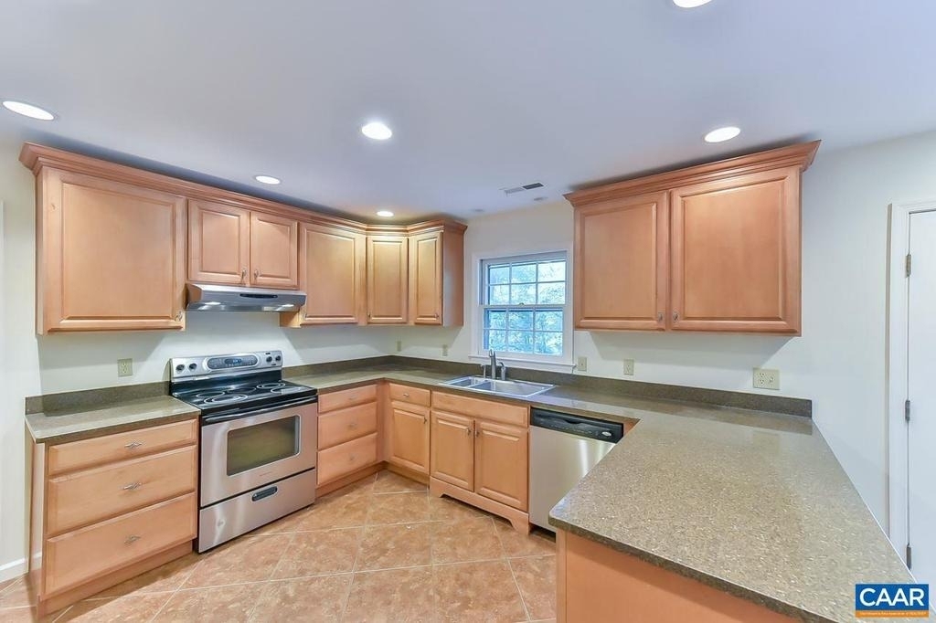 1012 Wildmere Pl - Photo 7