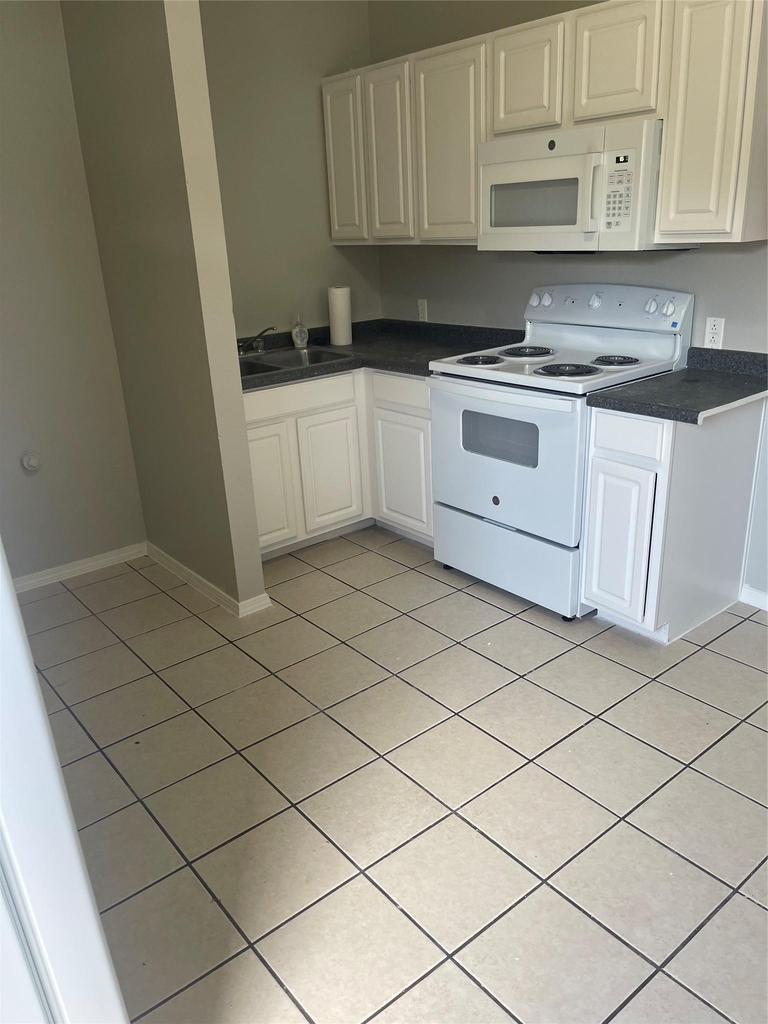 5309 Woodland Oaks Ct - Photo 2