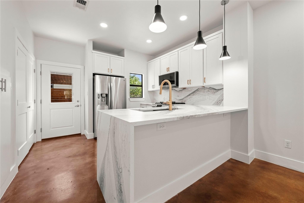 115 Havana St - Photo 6