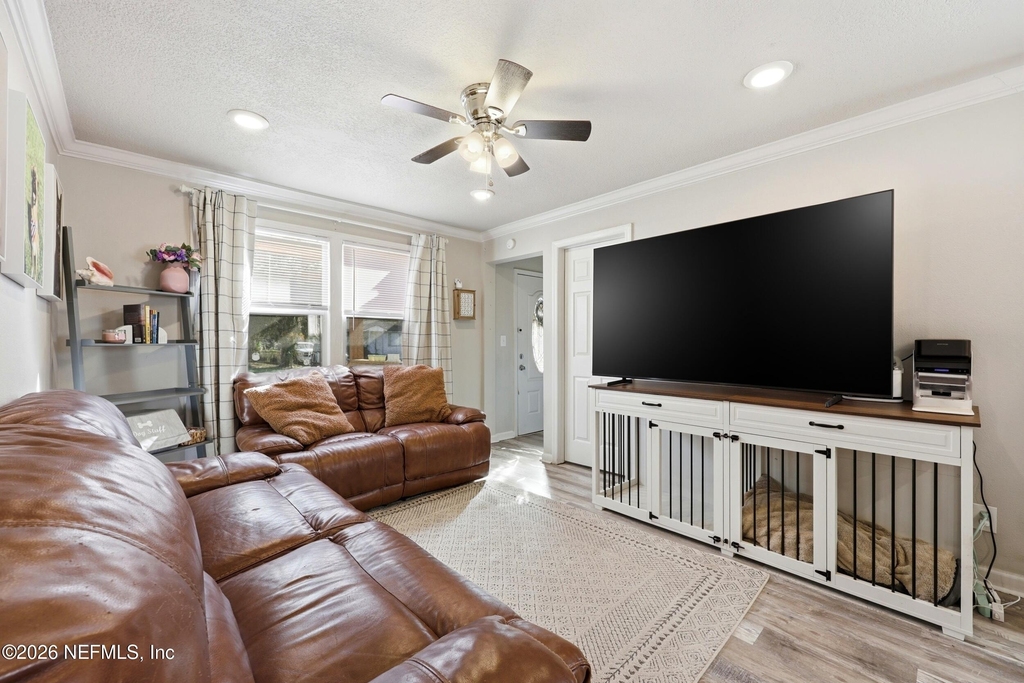 5327 Lexington Avenue - Photo 6