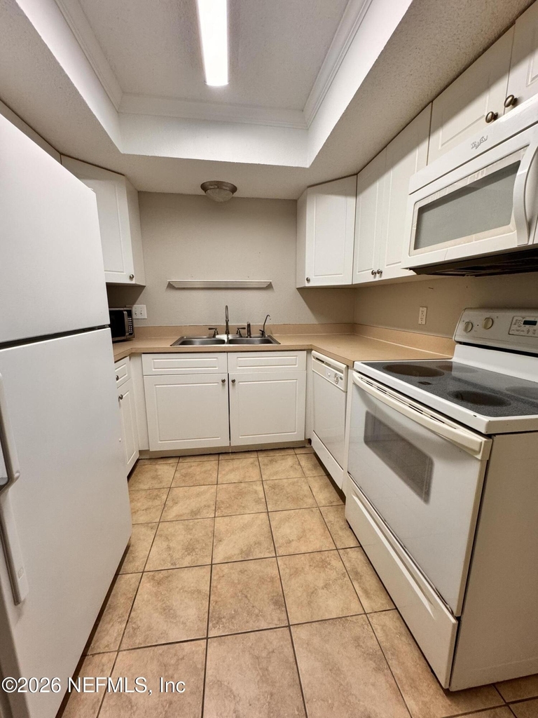 3916 Corrida Court - Photo 4