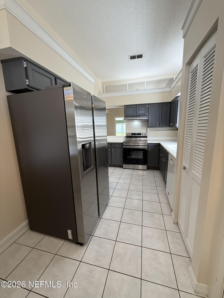 256 Kingston Drive - Photo 11