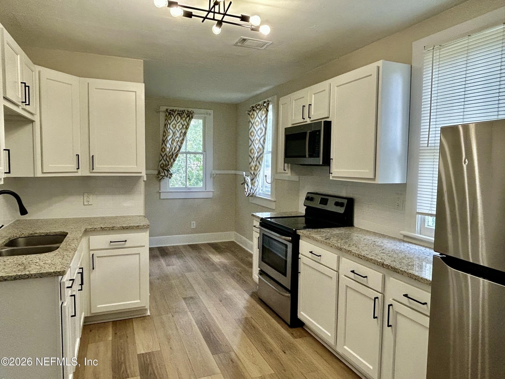 1556 Dancy Street - Photo 3