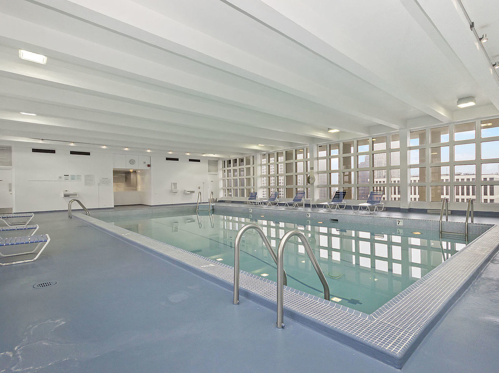 535 N Michigan Avenue - Photo 16