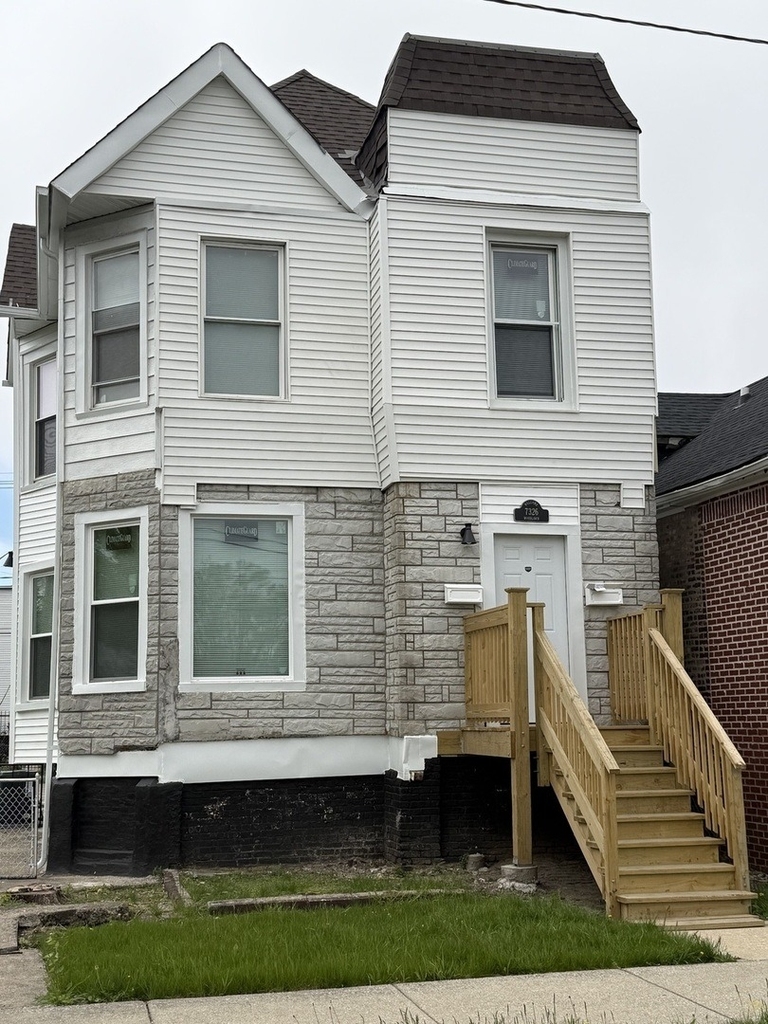 7326 S Woodlawn Avenue - Photo 0