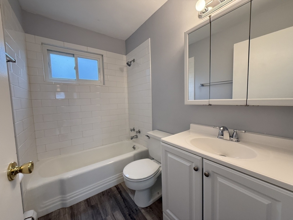575 Berry Avenue - Photo 2