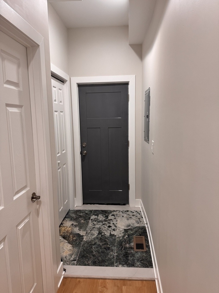 818 S Karlov Avenue - Photo 8