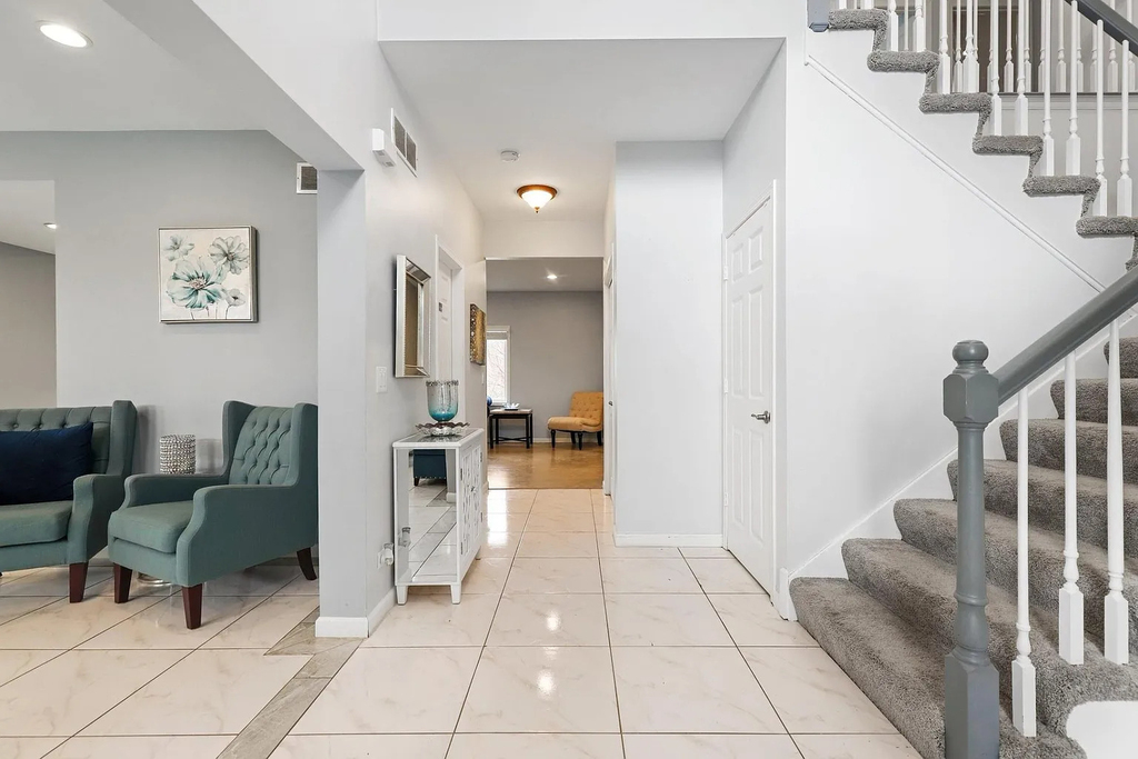 520 N Veterans Parkway - Photo 14