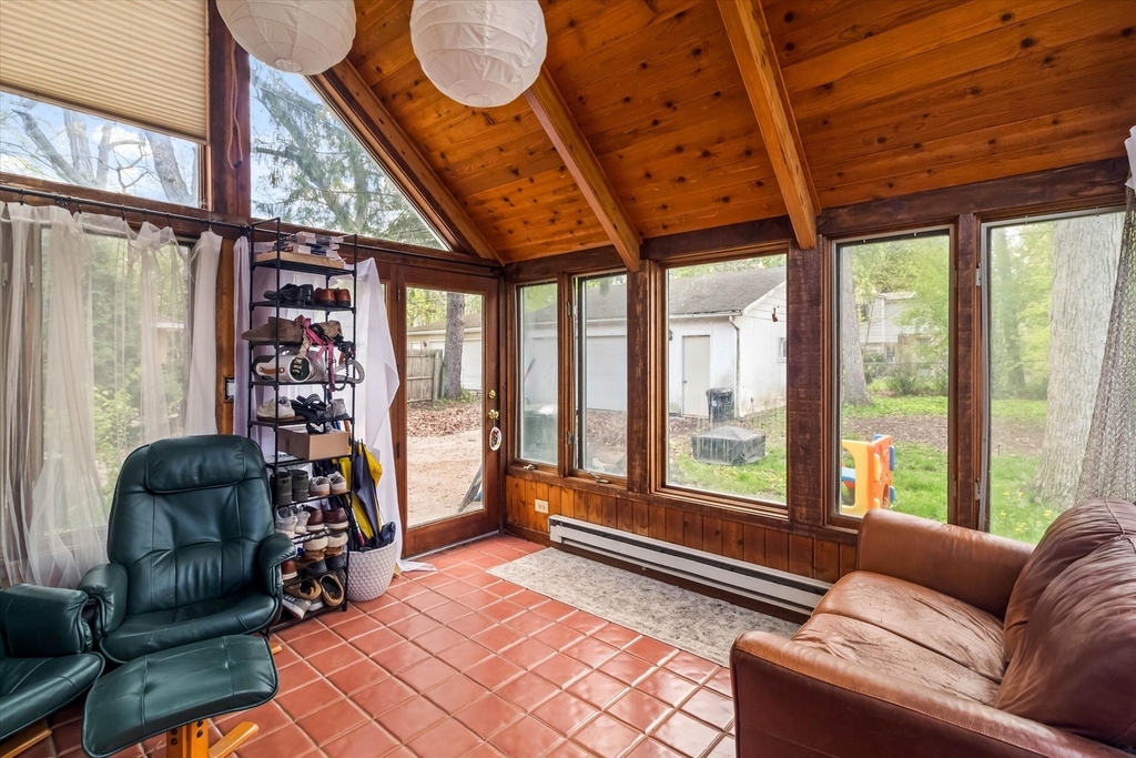 745 Greenview Place - Photo 8