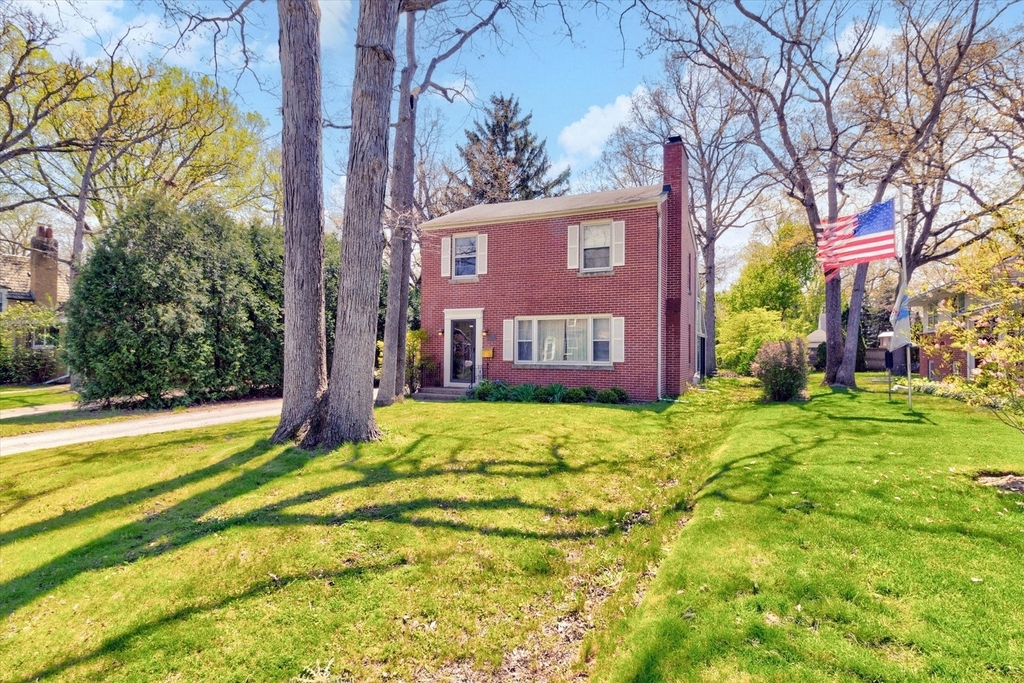 745 Greenview Place - Photo 1