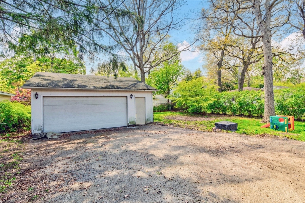 745 Greenview Place - Photo 23