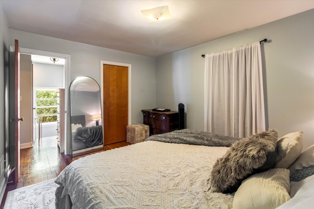 745 Greenview Place - Photo 15