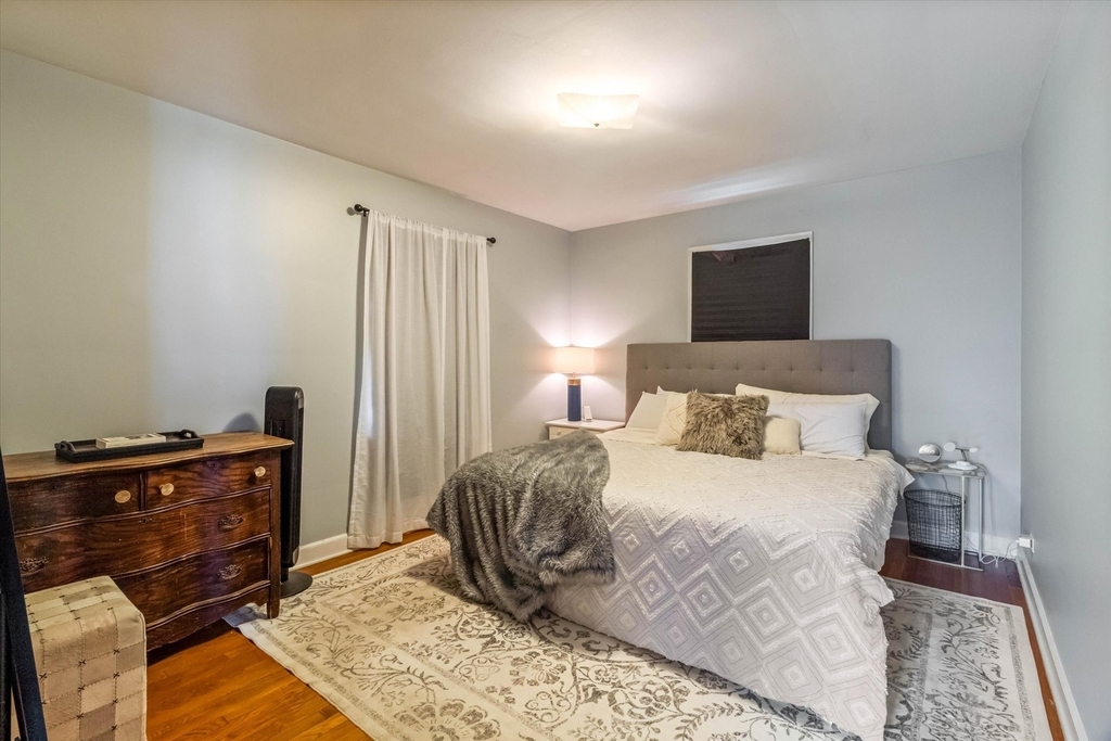 745 Greenview Place - Photo 13