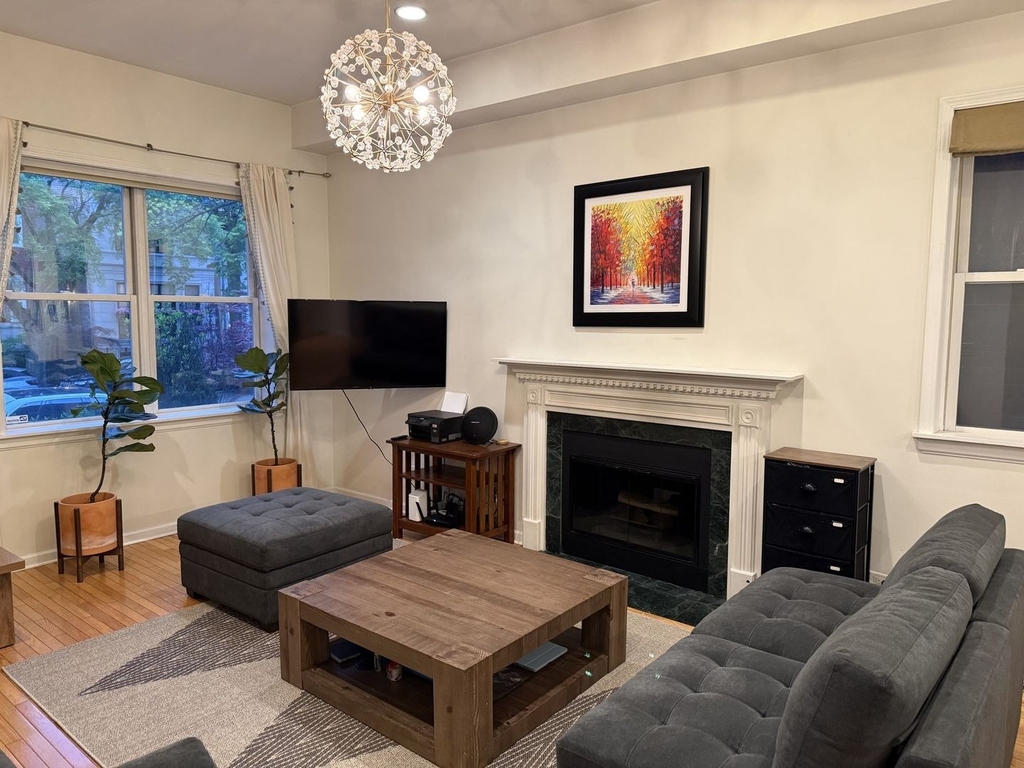 1455 W Wolfram Street - Photo 1